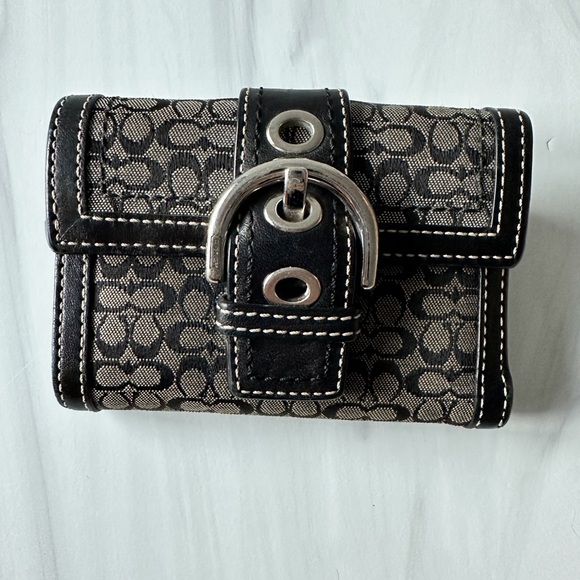 Coach Mini Signature SOHO Canvas Leather Bifold Buckle Black and Gray Wallet - Picture 1 of 8